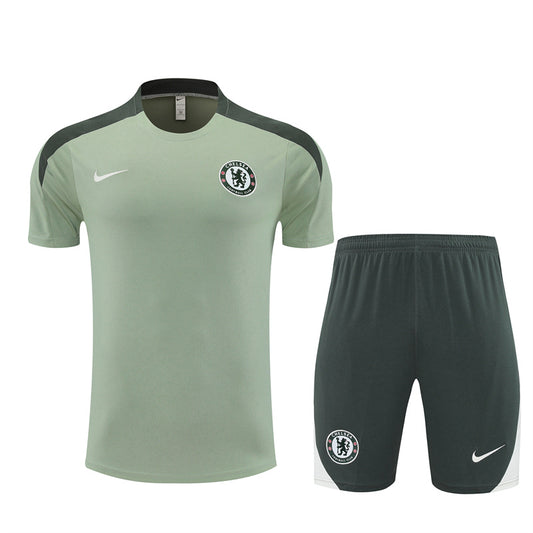 Nike Chelsea FC Training Set with Two-Tone Jersey and Official Crest